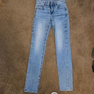 28x32 American Eagle Skinny jeans
